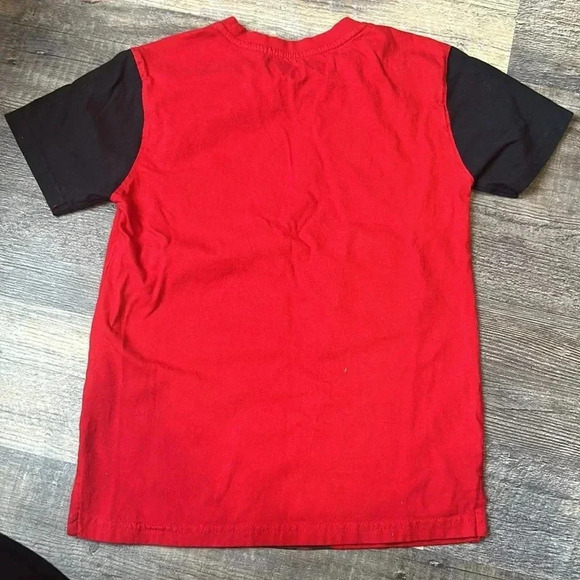 Switch “get the juice” bugs bunny kids size 8 Tee Limited addition - Picture 4 of 4